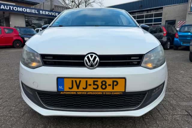 Volkswagen Polo (2011) thumbnail 2