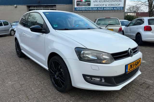 Volkswagen Polo (2011) thumbnail 3
