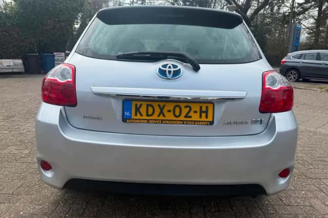 Toyota Auris (2011) thumbnail 6