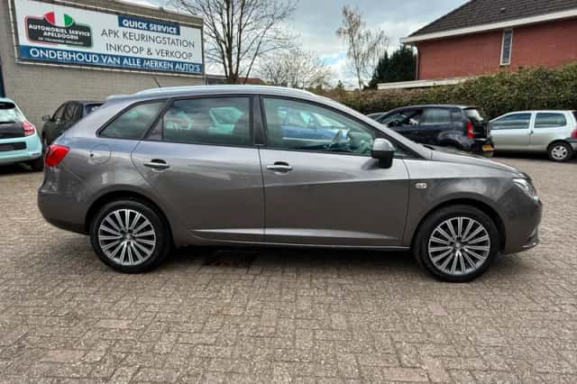 SEAT Ibiza (2016) thumbnail 4