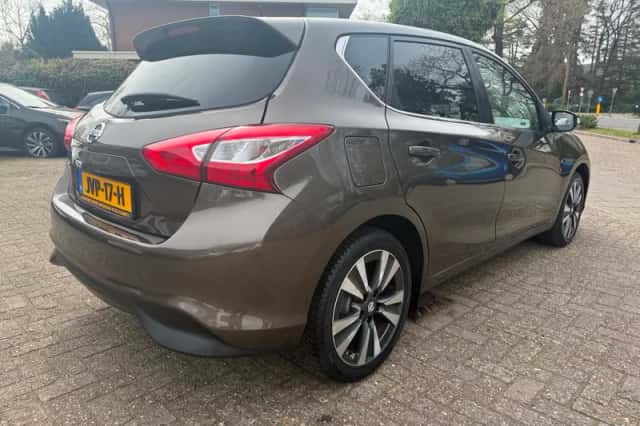 Nissan Pulsar (2015) thumbnail 5