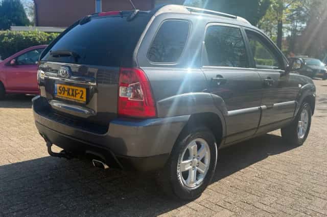 Kia Sportage (2010) thumbnail 5