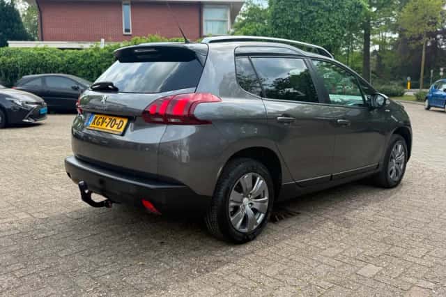 Peugeot 2008 (2018) thumbnail 5