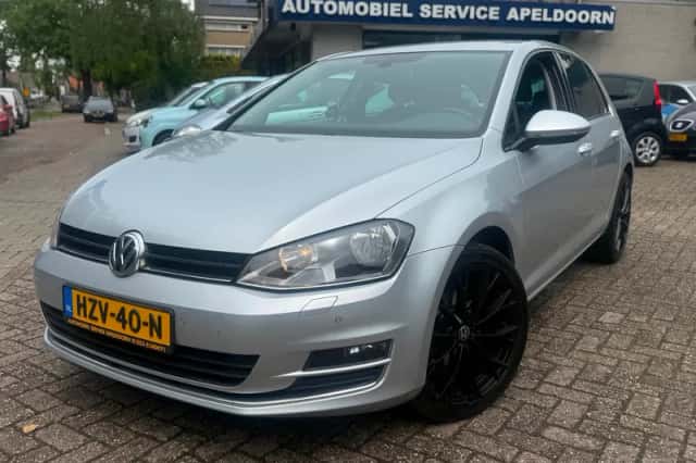 Volkswagen Golf (2017) thumbnail 1