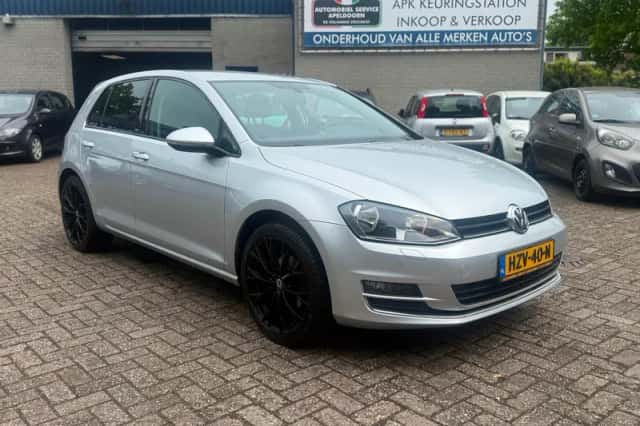 Volkswagen Golf (2017) thumbnail 3