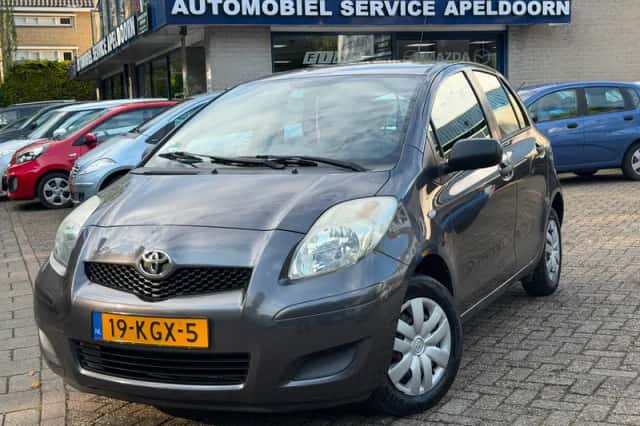 Toyota Yaris (2009) thumbnail 1