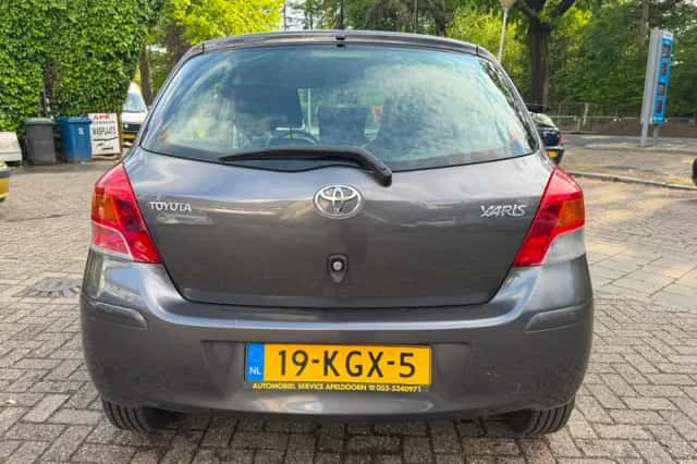 Toyota Yaris (2009) thumbnail 6