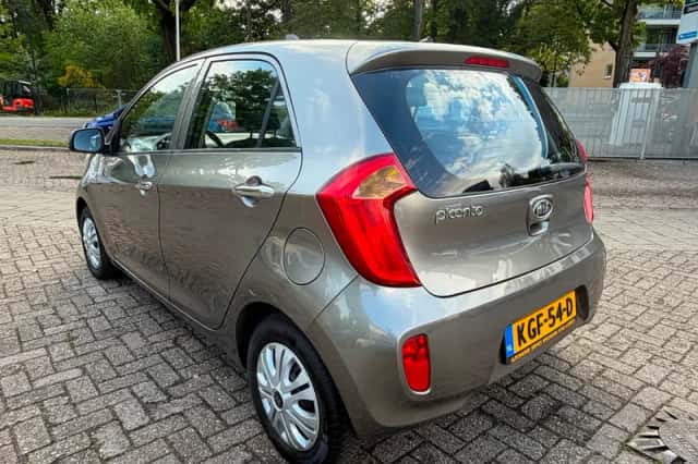 Kia Picanto (2012) thumbnail 6