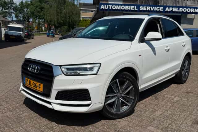 Audi Q3 (2018) thumbnail 1
