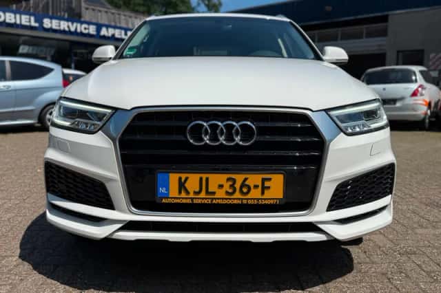 Audi Q3 (2018) thumbnail 2
