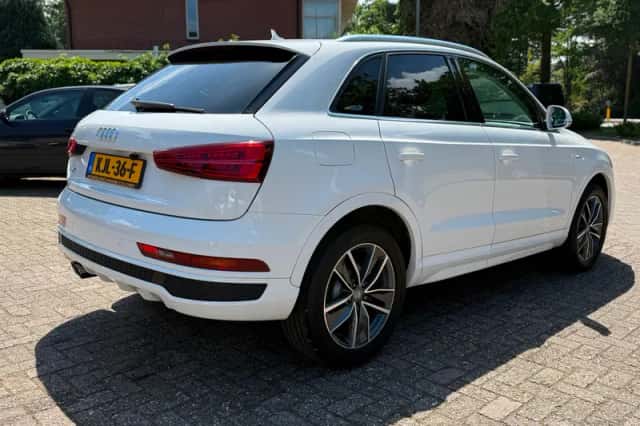 Audi Q3 (2018) thumbnail 5