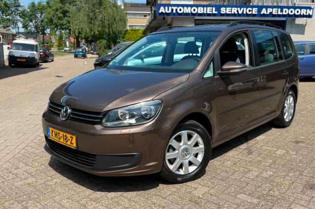 Volkswagen Touran (2011) thumbnail 1