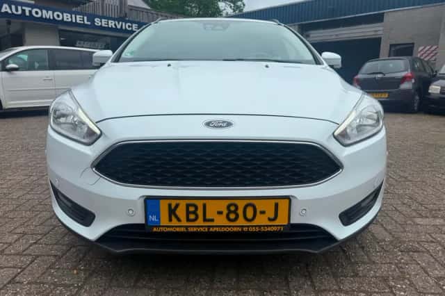 Ford Focus (2015) thumbnail 2