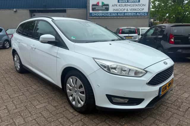 Ford Focus (2015) thumbnail 3
