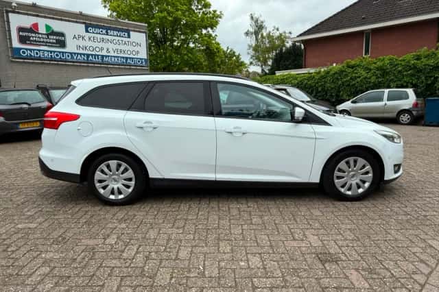 Ford Focus (2015) thumbnail 4