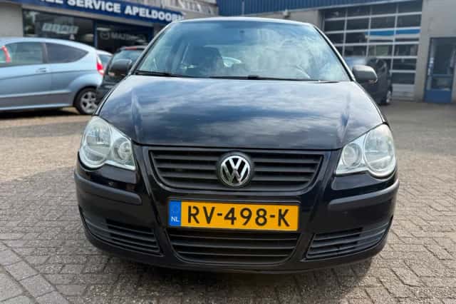 Volkswagen Polo (2008) thumbnail 2