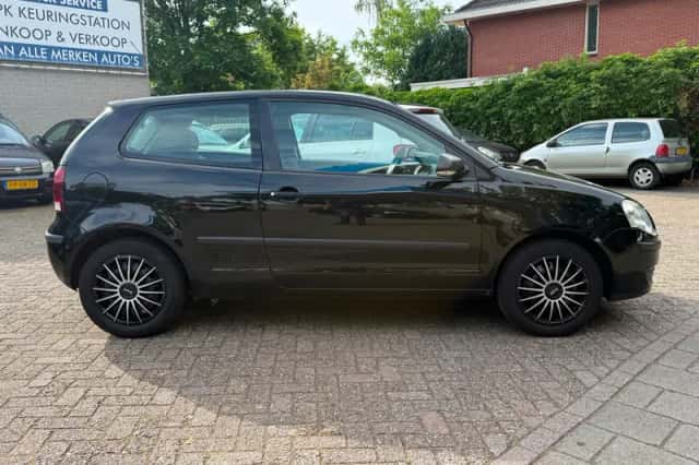Volkswagen Polo (2008) thumbnail 4