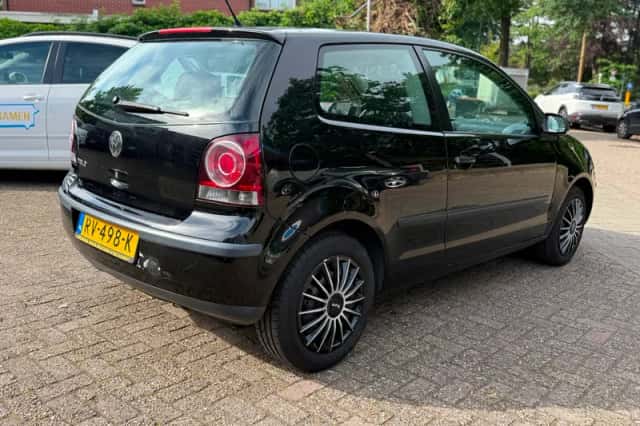 Volkswagen Polo (2008) thumbnail 5