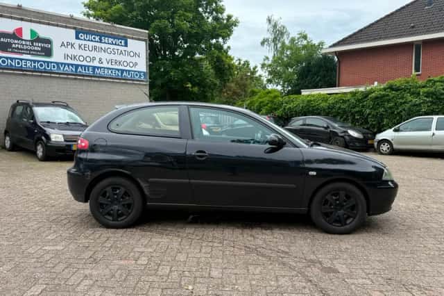 SEAT Ibiza (2002) thumbnail 4