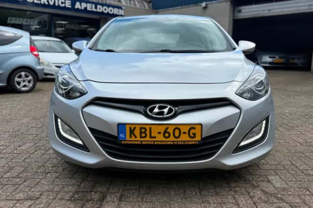 Hyundai i30 (2013) thumbnail 2
