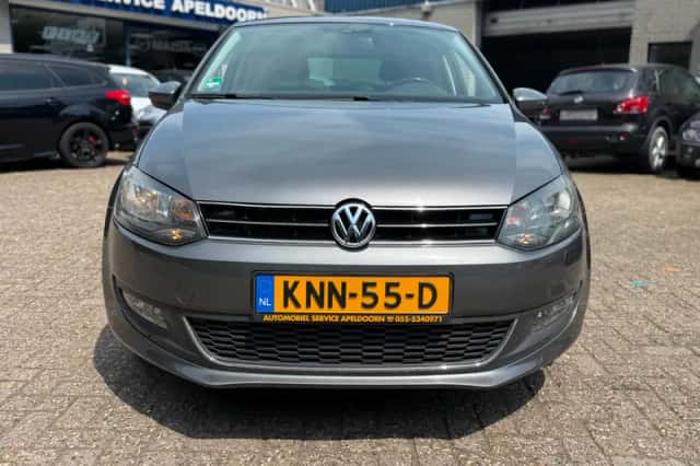 Volkswagen Polo (2013) thumbnail 2