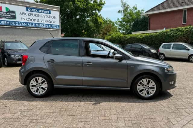 Volkswagen Polo (2013) thumbnail 4