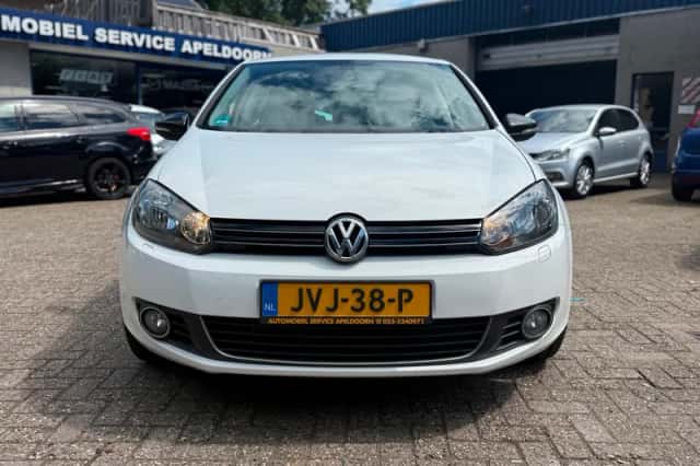 Volkswagen Golf (2011) thumbnail 2