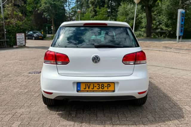 Volkswagen Golf (2011) thumbnail 6