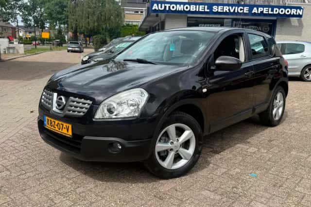 Nissan Qashqai (2010) thumbnail 1