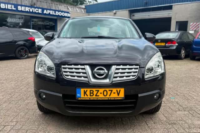 Nissan Qashqai (2010) thumbnail 2