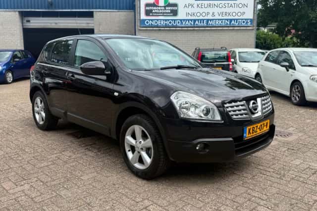 Nissan Qashqai (2010) thumbnail 3