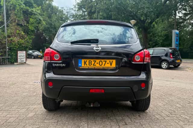 Nissan Qashqai (2010) thumbnail 6