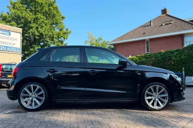 Audi A1 (2014) thumbnail 4