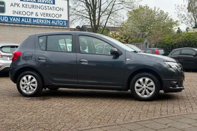 Dacia Sandero (2015) thumbnail 4
