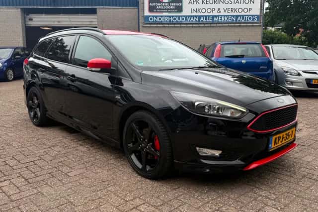 Ford Focus (2017) thumbnail 3