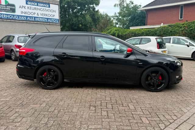 Ford Focus (2017) thumbnail 4