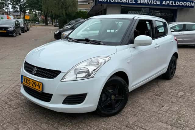 Suzuki Swift (2013) thumbnail 1