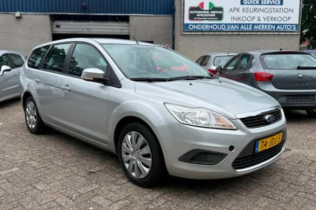 Ford Focus (2009) thumbnail 3