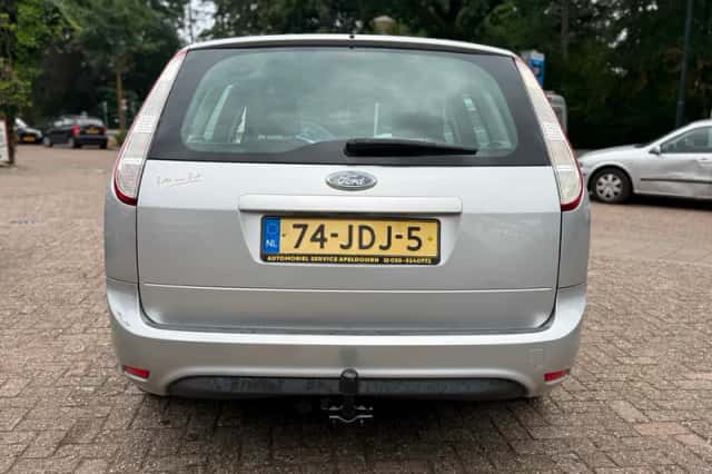 Ford Focus (2009) thumbnail 6