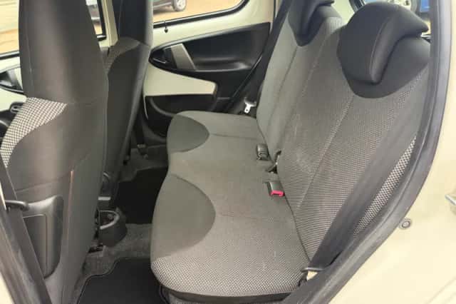 SEAT Ibiza (2012) thumbnail 5