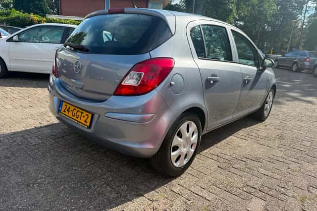 Opel Corsa (2008) thumbnail 5