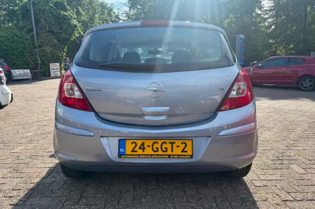 Opel Corsa (2008) thumbnail 6