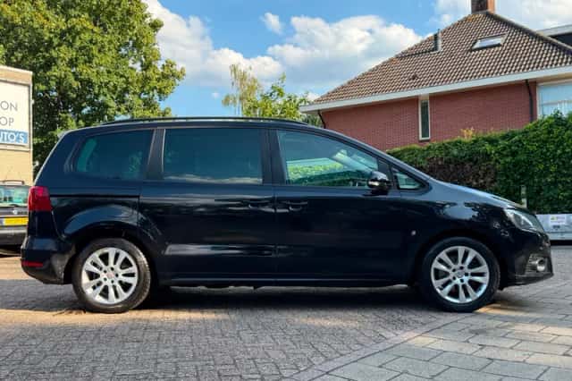 SEAT Alhambra (2011) thumbnail 3