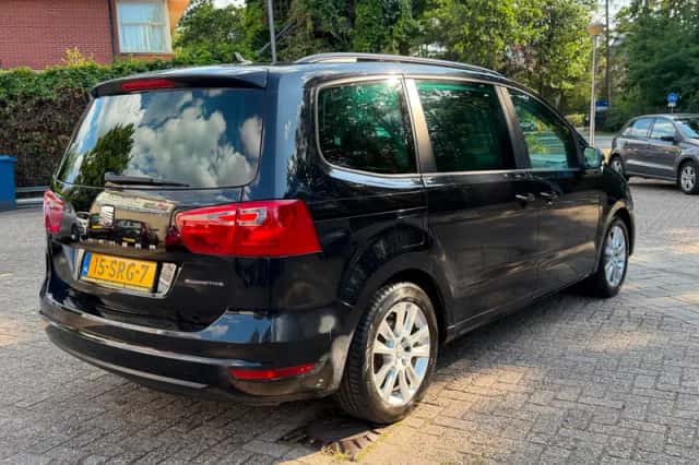 SEAT Alhambra (2011) thumbnail 4