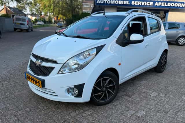 Chevrolet Spark (2011) thumbnail 1