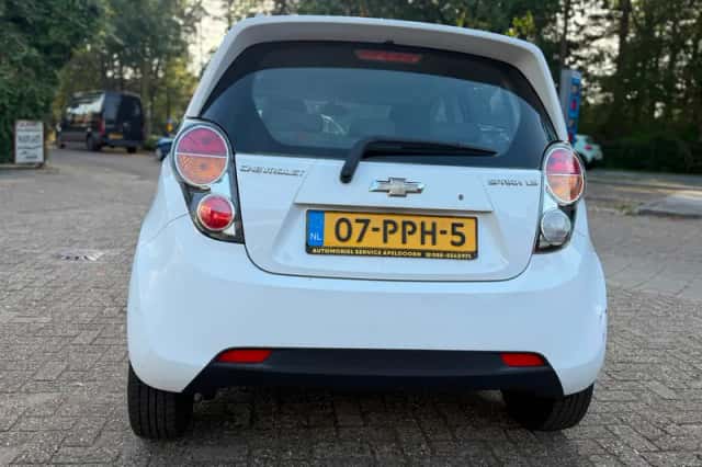 Chevrolet Spark (2011) thumbnail 5