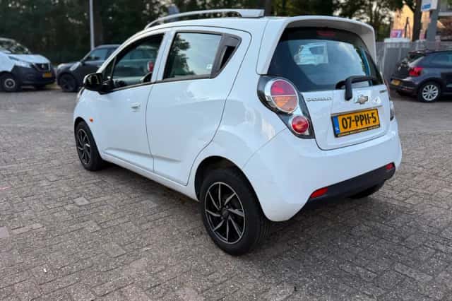 Chevrolet Spark (2011) thumbnail 6