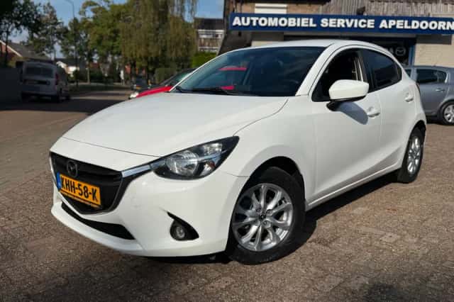 Mazda 2 (2016) thumbnail 1