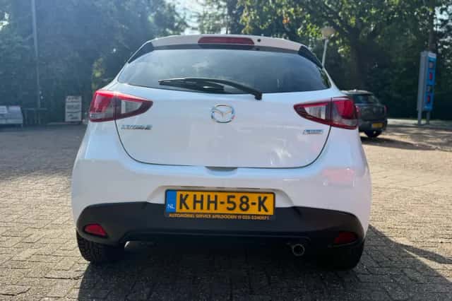 Mazda 2 (2016) thumbnail 6