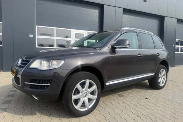 Volkswagen Touareg (2008) thumbnail 1